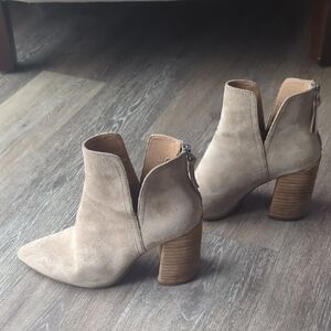 Steve Madden Tan Ankle Boots